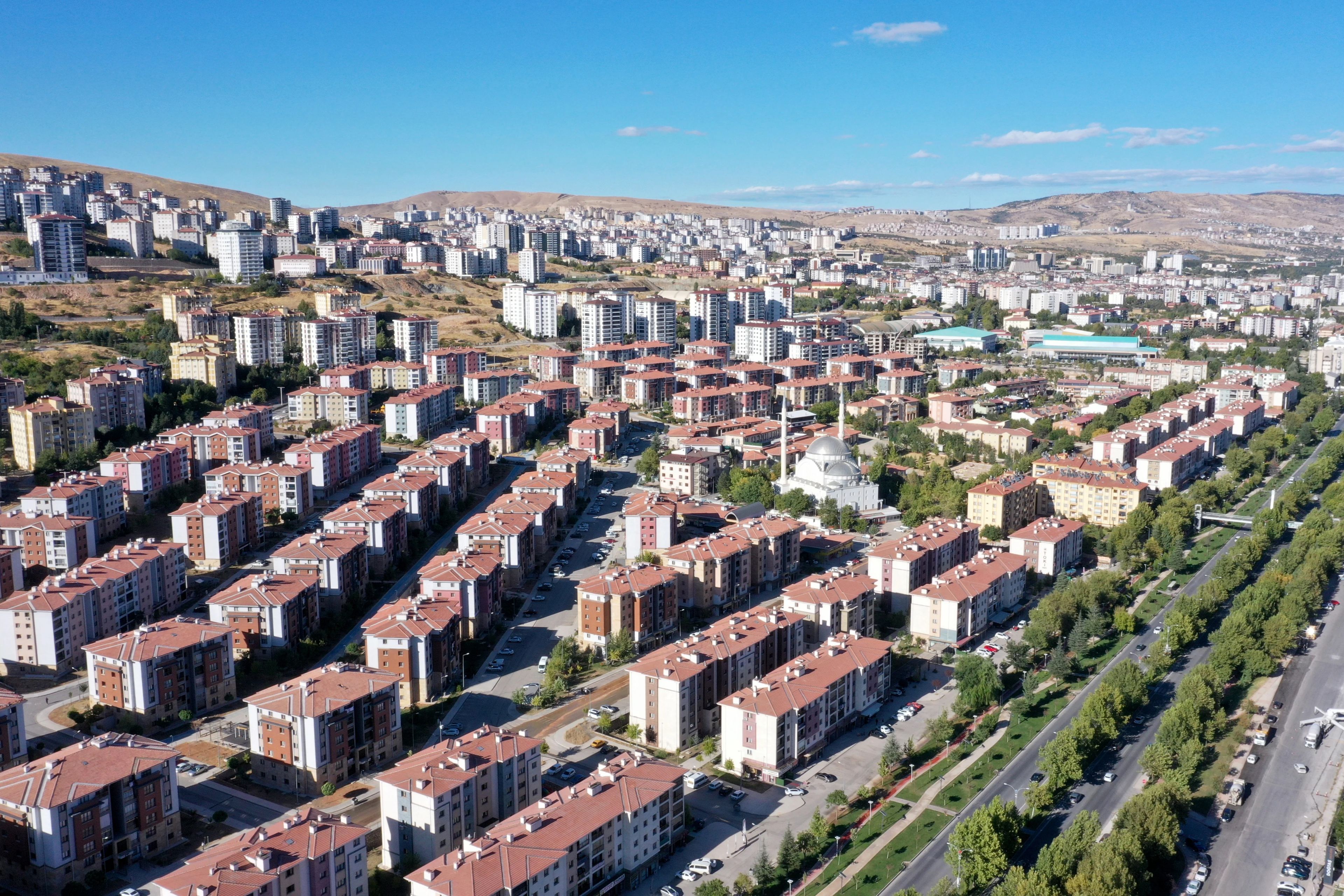 TOKİ'nin indirim kampanyasıyla 7 bin 910 kişi tapusunu aldı