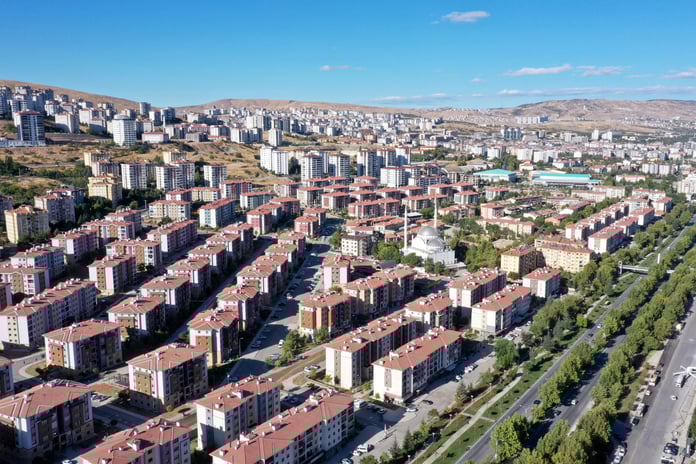 TOKİ'nin indirim kampanyasıyla 7 bin 910 kişi tapusunu aldı