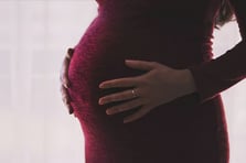 Annelerin doğum izni 24 haftaya çıkıyor, babalık izni 10 gün oluyor