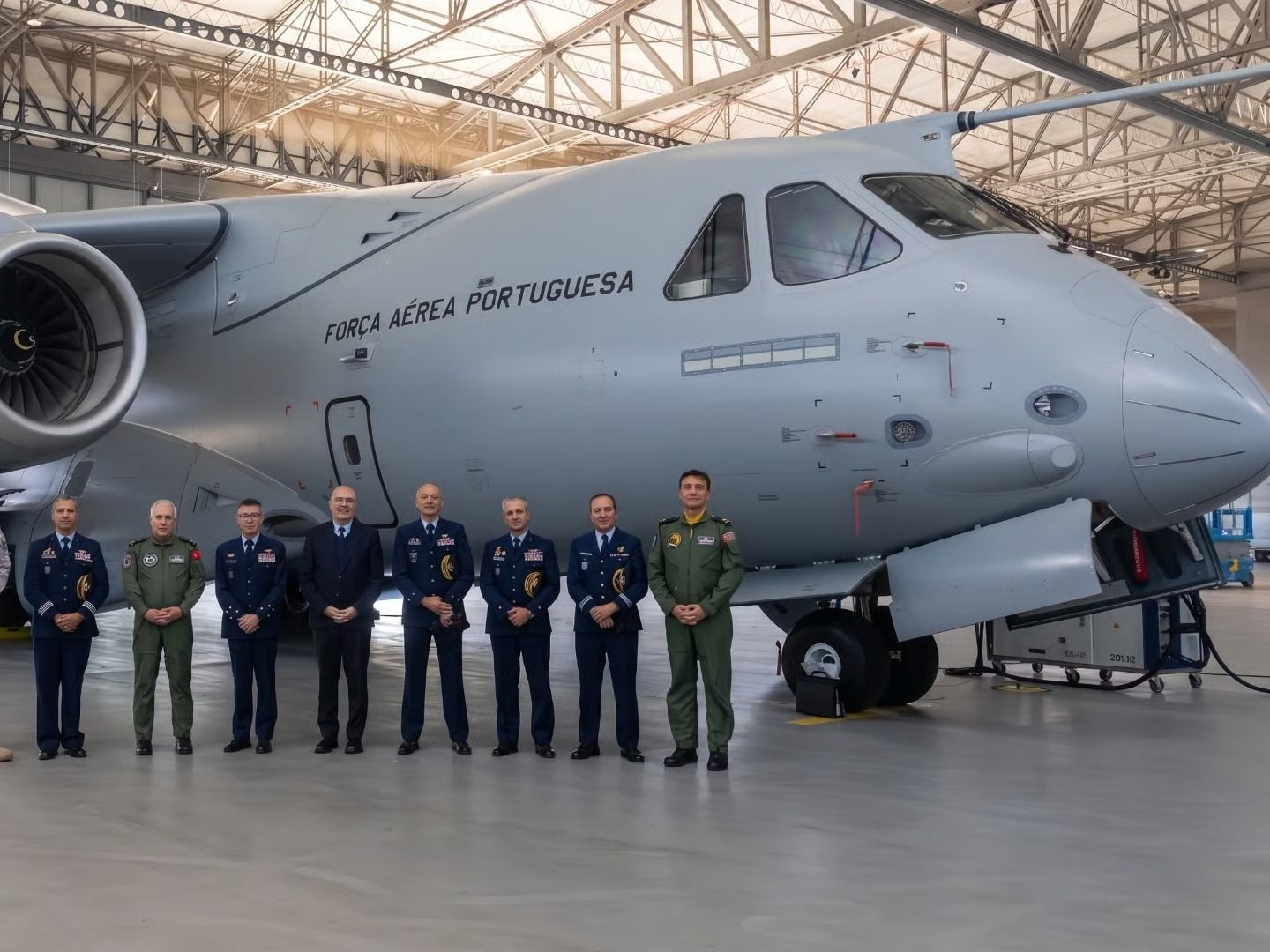 Hava Kuvvetleri Komutanı Orgeneral Ziya Cemal Kadıoğlu, Portekiz’de KC-390 Millennium uçağını inceledi