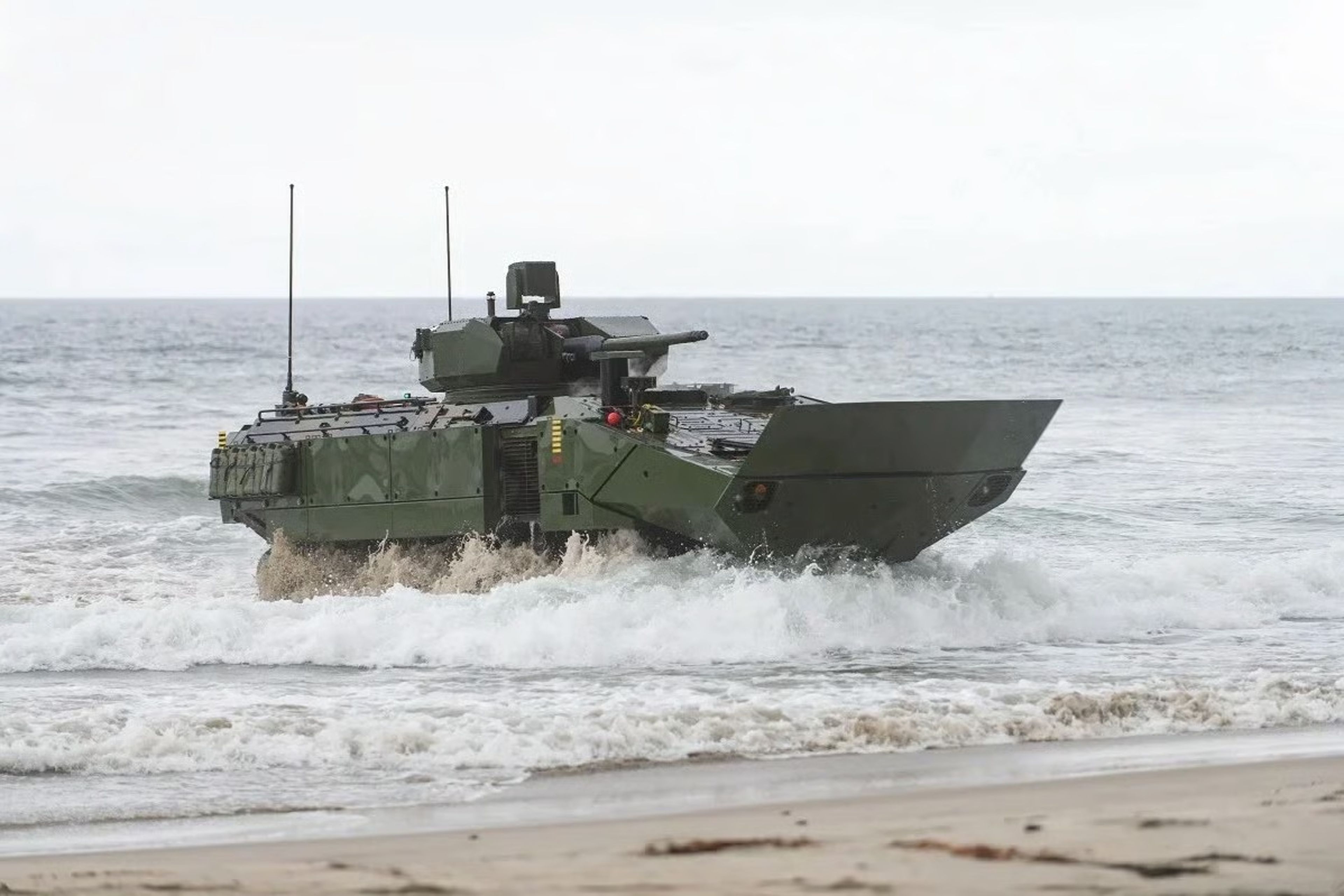 ABD Deniz Piyadeleri, ACV-30 zırhlı muharebe araçlarının sayısını artırıyor
