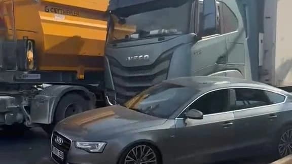 Tartıştığı sürücünün otomobiline tır ile çarpıp bölgeden uzaklaştı
