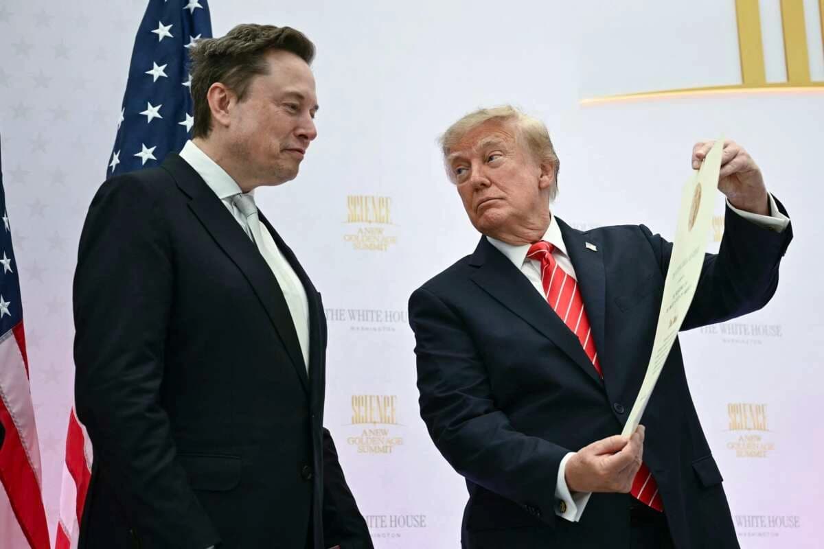 Trump'ın SpaceX'ten senet satın alması tartışma yarattı