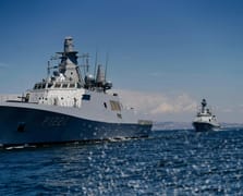 Pakistan MİLGEM gemisi Khaibar ve AKHİSAR karakol gemisi aynı anda seyirde