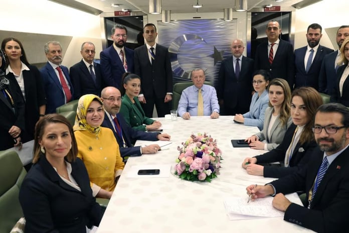 Cumhurbaşkanı Erdoğan'dan Azerbaycan dönüşü kritik açıklamalar: Karabağ zaferi Türk dünyasının zaferidir