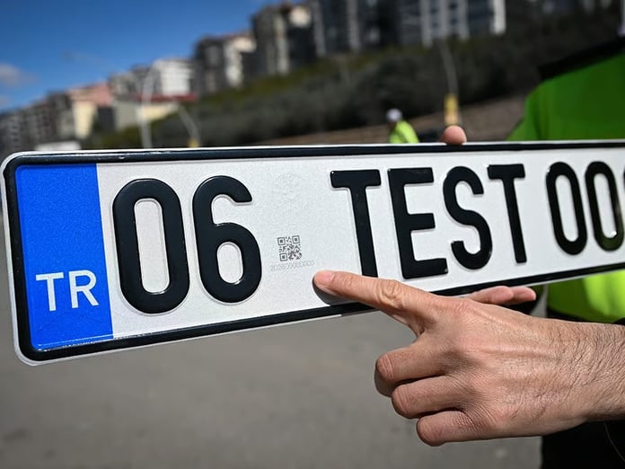 Standart dışı plakalara kesilen cezalar iptal edildi