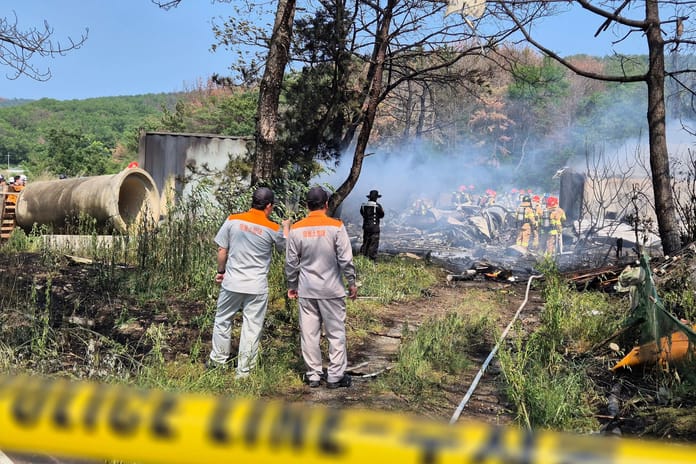 Güney Kore'de donanmaya ait uçak düştü: 2 ölü