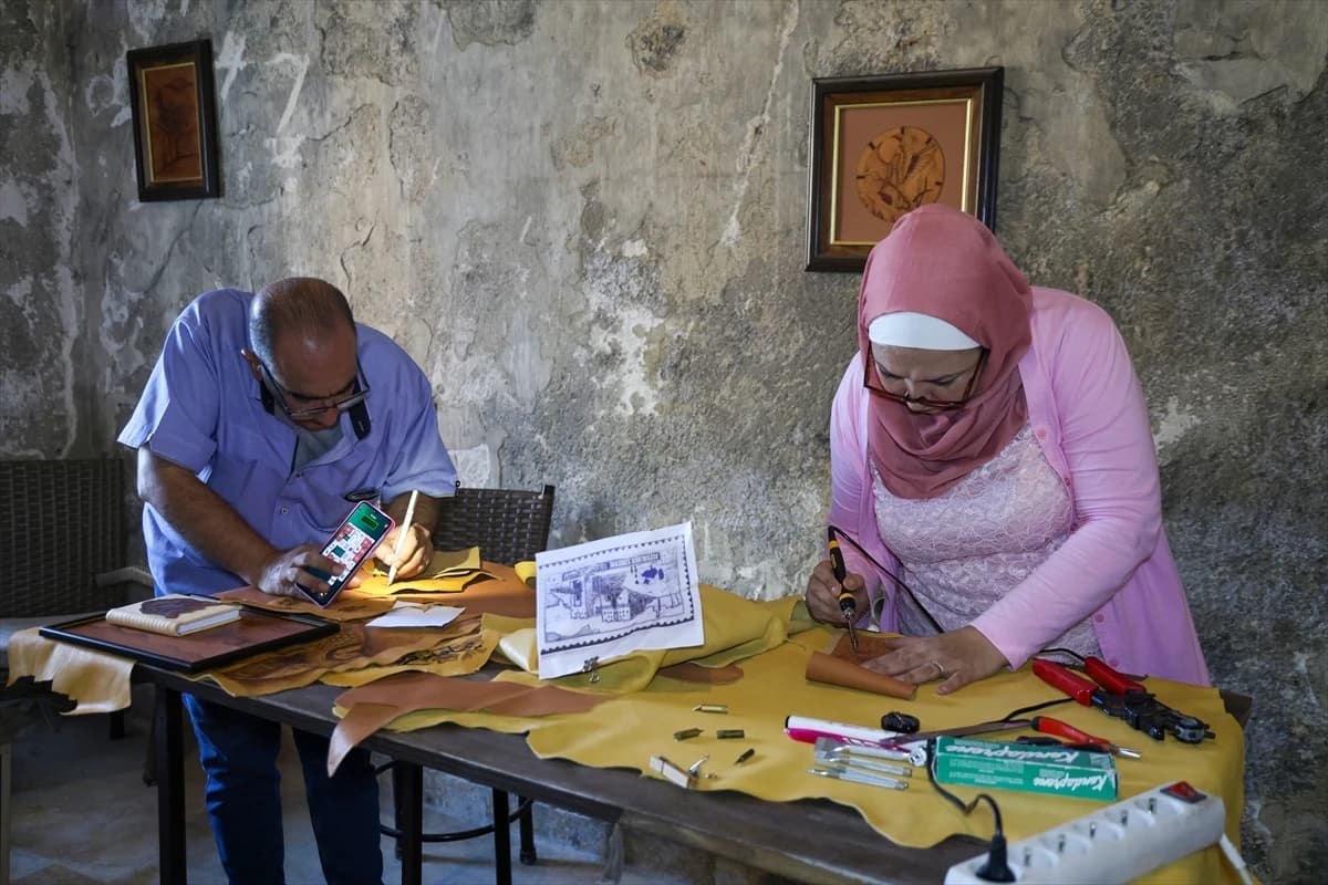 En büyük engel: Doğal ve boyasız deri bulma sıkıntısı