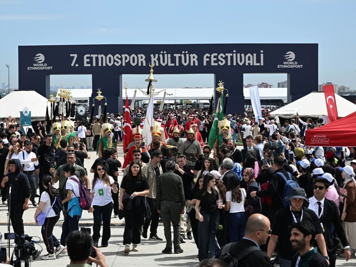 Kültürlerarası köprü 7. Etnospor Kültür Festivali açıldı: Bilal Erdoğan ve Osman Aşkın Bak'tan insanlık ve çocuklar için önemli mesajlar