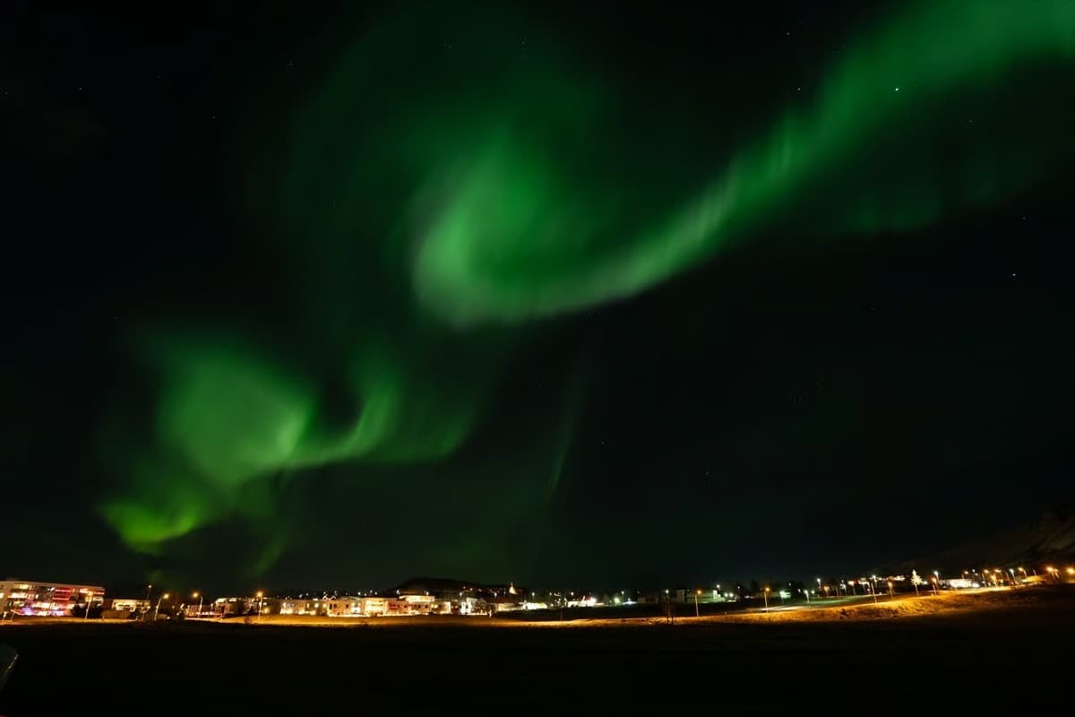 Sahne: Reykjavik semaları | Başrol: Kuzey Işıkları