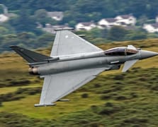 Yunan Savunma Bakanı Dendias, Türkiye’ye Eurofighter satışına tepki gösterdi