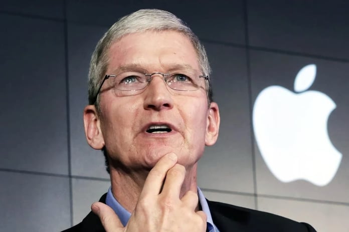 Apple CEO’su Tim Cook ortalama bir maaşı 7 saatte kazandı