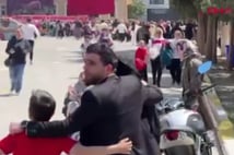 İlkokul öğrencileri ve veliler deprem paniği yaşadı