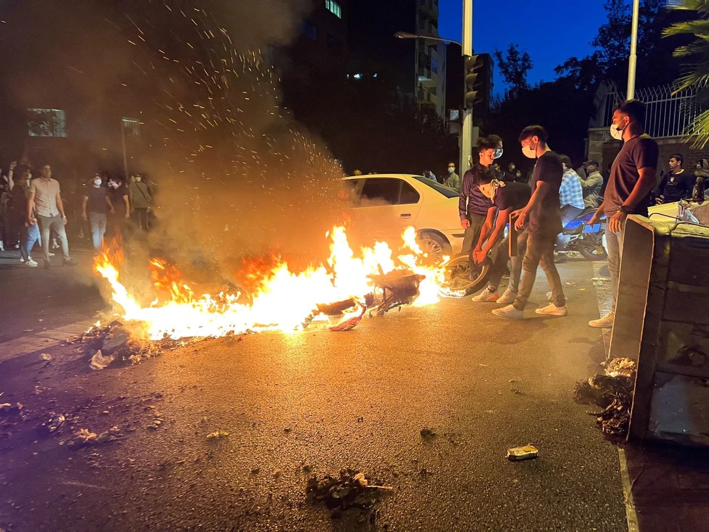 İran bazı protestocuları halka açık mahkemelerde yargılayacak