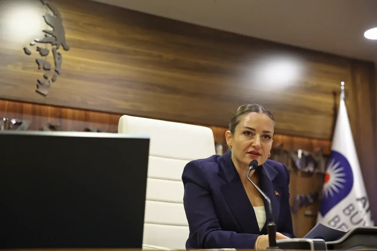 Pehlivanları alnından öpmesi gündem olmuştu! Büşra Özdemir'den eleştirilere ilk yanıt!