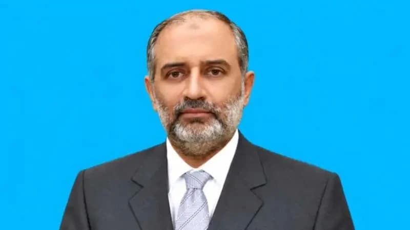 Pakistanlı Emekli Korgeneral Nauman Mahmood - Sosyal medya