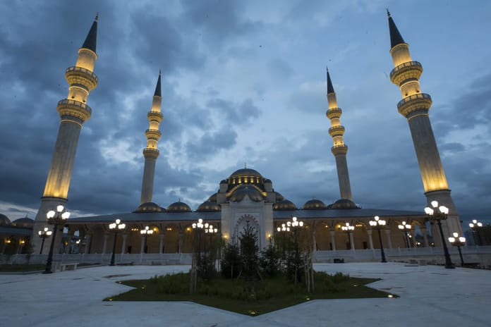 İstanbul imsakiye 2026 | Diyanet ile İstanbul'da imsak, iftar, sahur saat kaçta? 