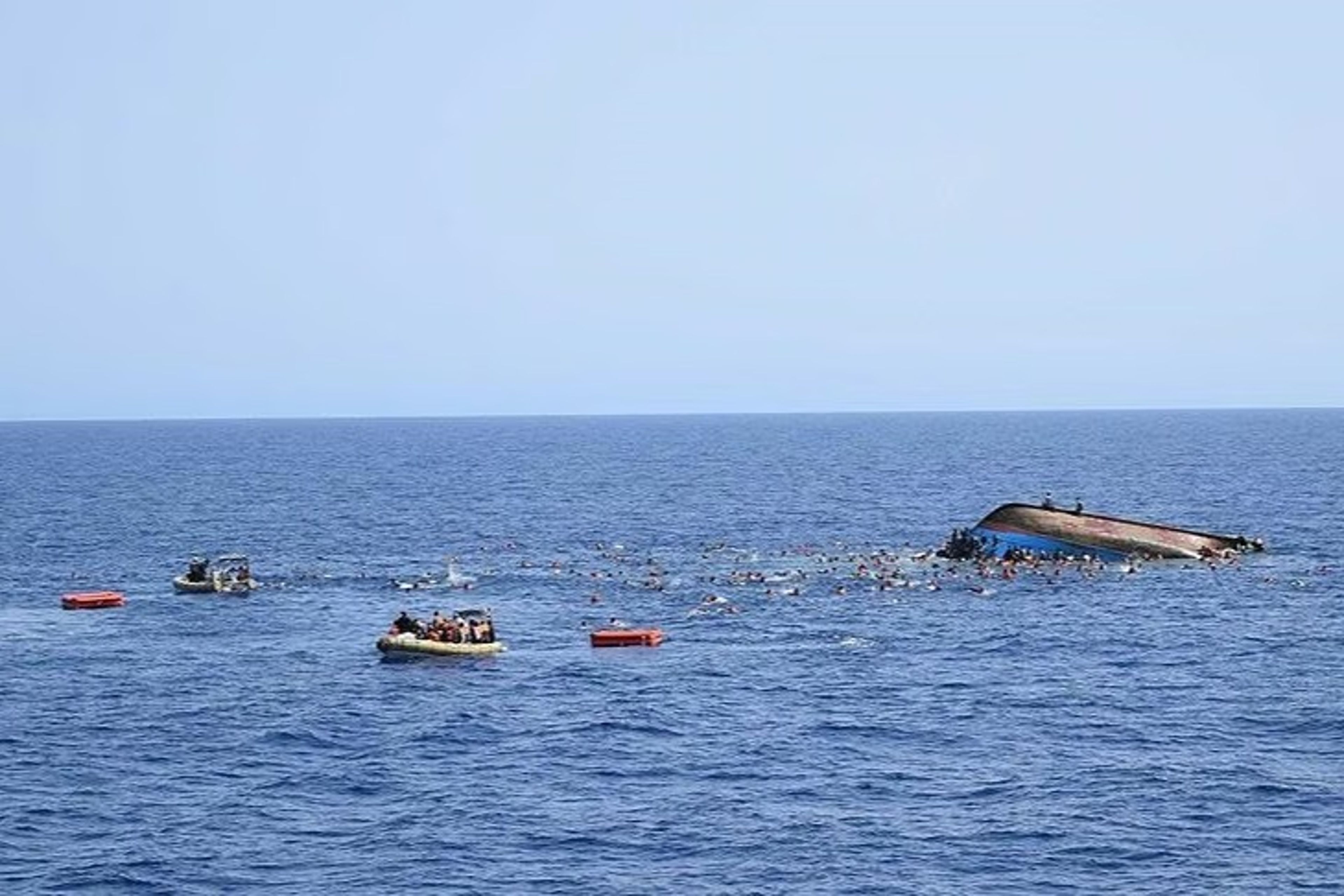 Yemen açıklarında göçmen teknesi alabora oldu: 55 ölü