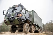 Almanya'dan 900 milyon dolarlık askeri araç siparişi