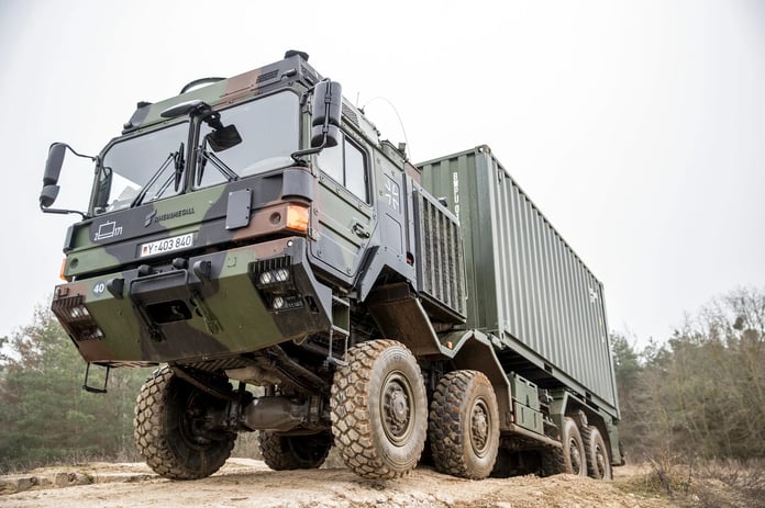 Almanya'dan 900 milyon dolarlık askeri araç siparişi
