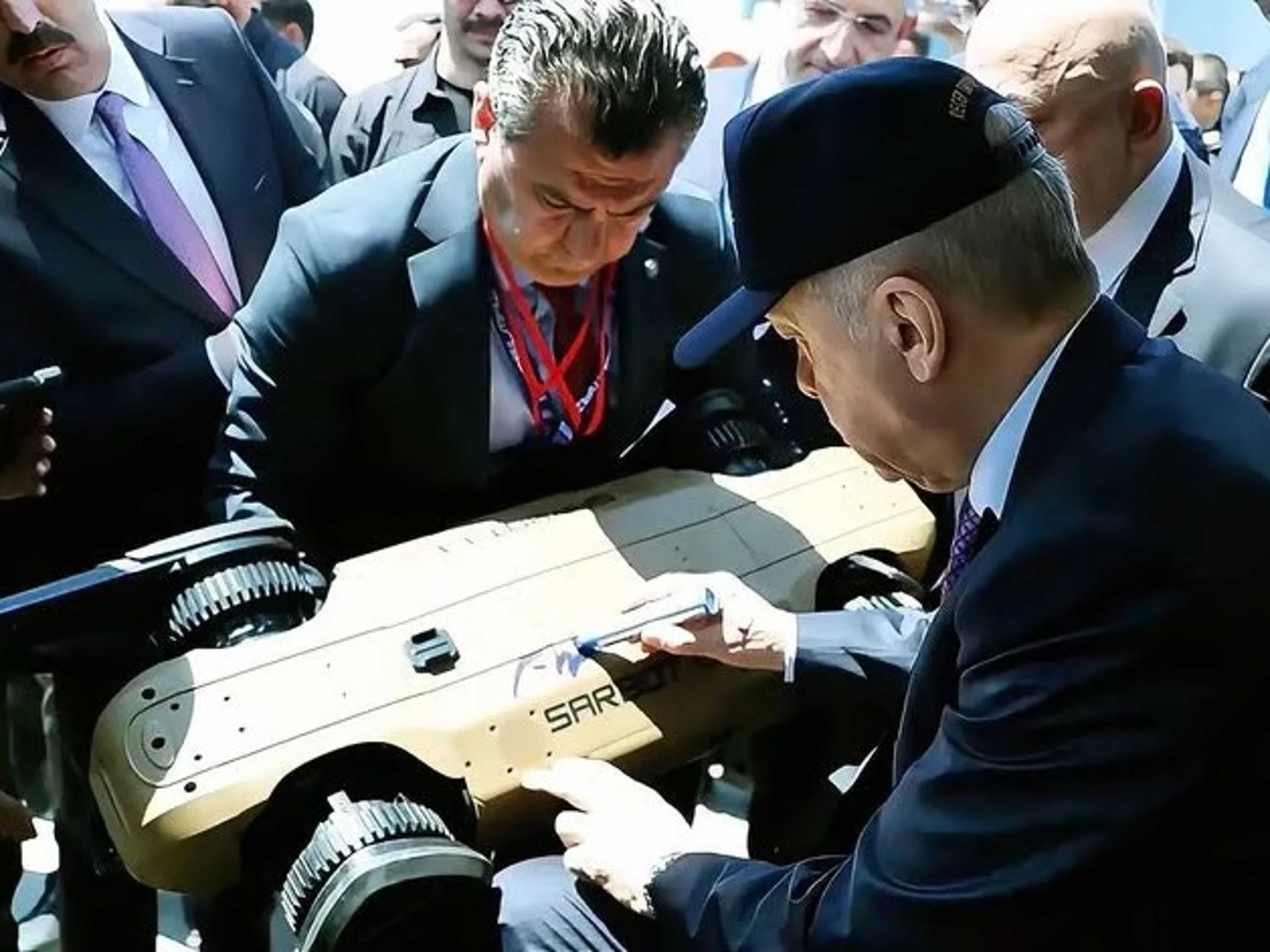 SARSILMAZ'dan gövde gösterisi