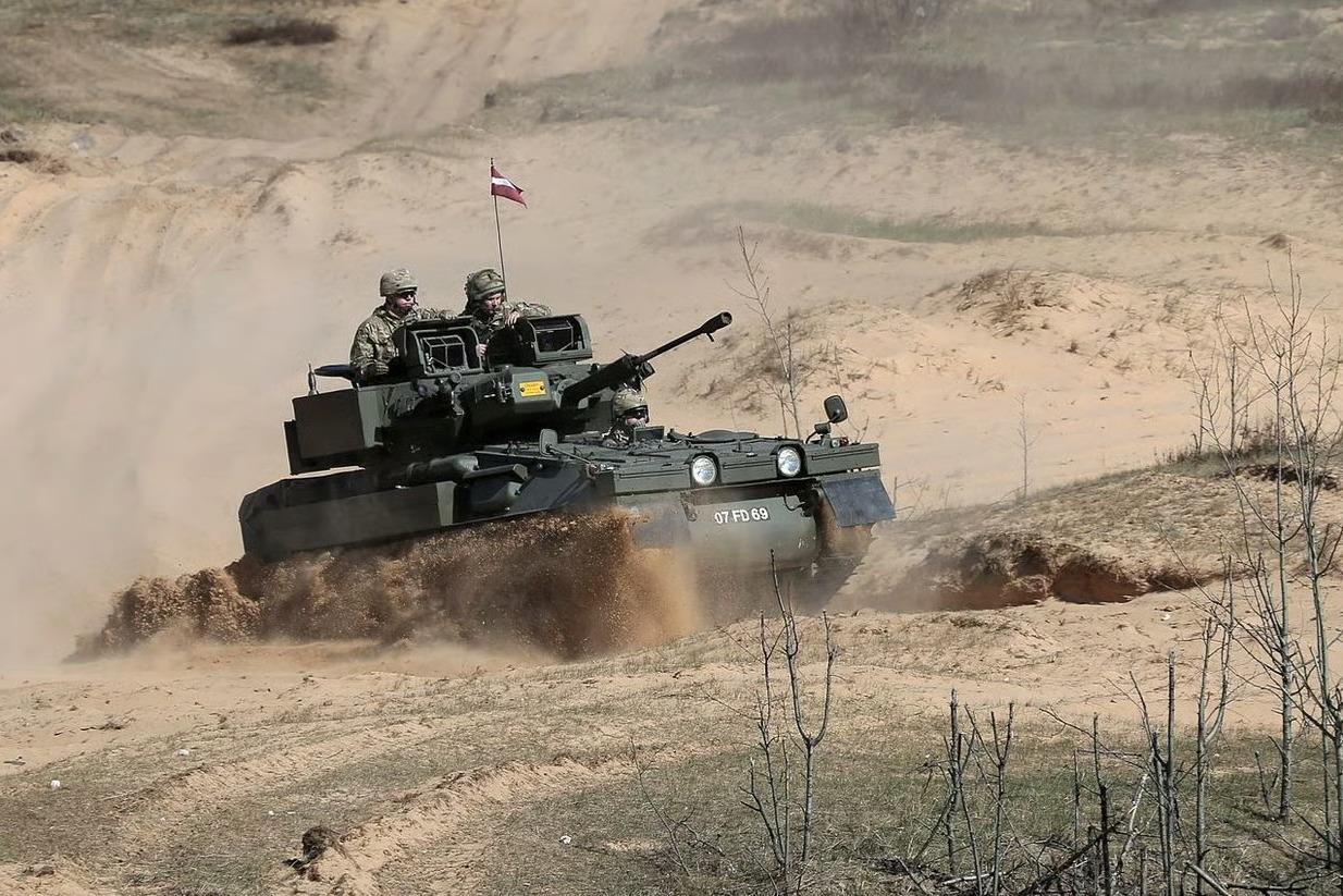 Letonya Ukrayna’ya zırhlı keşif aracı gönderiyor
