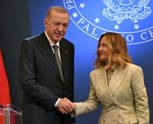 Miçotakis’ten AB’ye Türkiye uyarısı: Avrupa savunmasına kimi aldığınıza dikkat edin