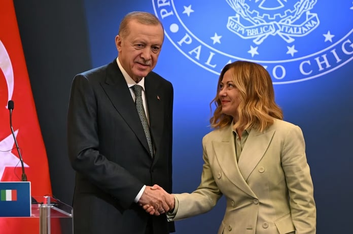 Miçotakis’ten AB’ye Türkiye uyarısı: Avrupa savunmasına kimi aldığınıza dikkat edin