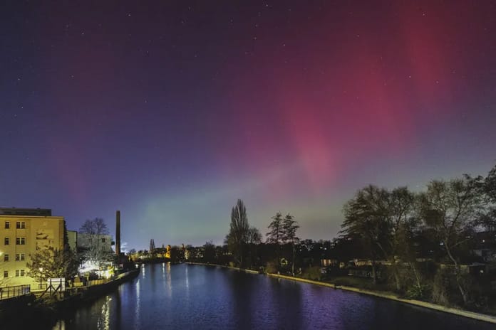 Hollanda ve Almanya’da nehir üzerinde yansımalar