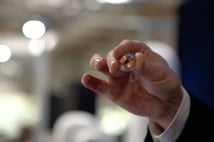 ALS hastası Brad Smith’e Neuralink çipi takıldı