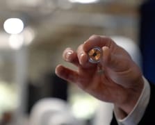 ALS hastası Brad Smith’e Neuralink çipi takıldı