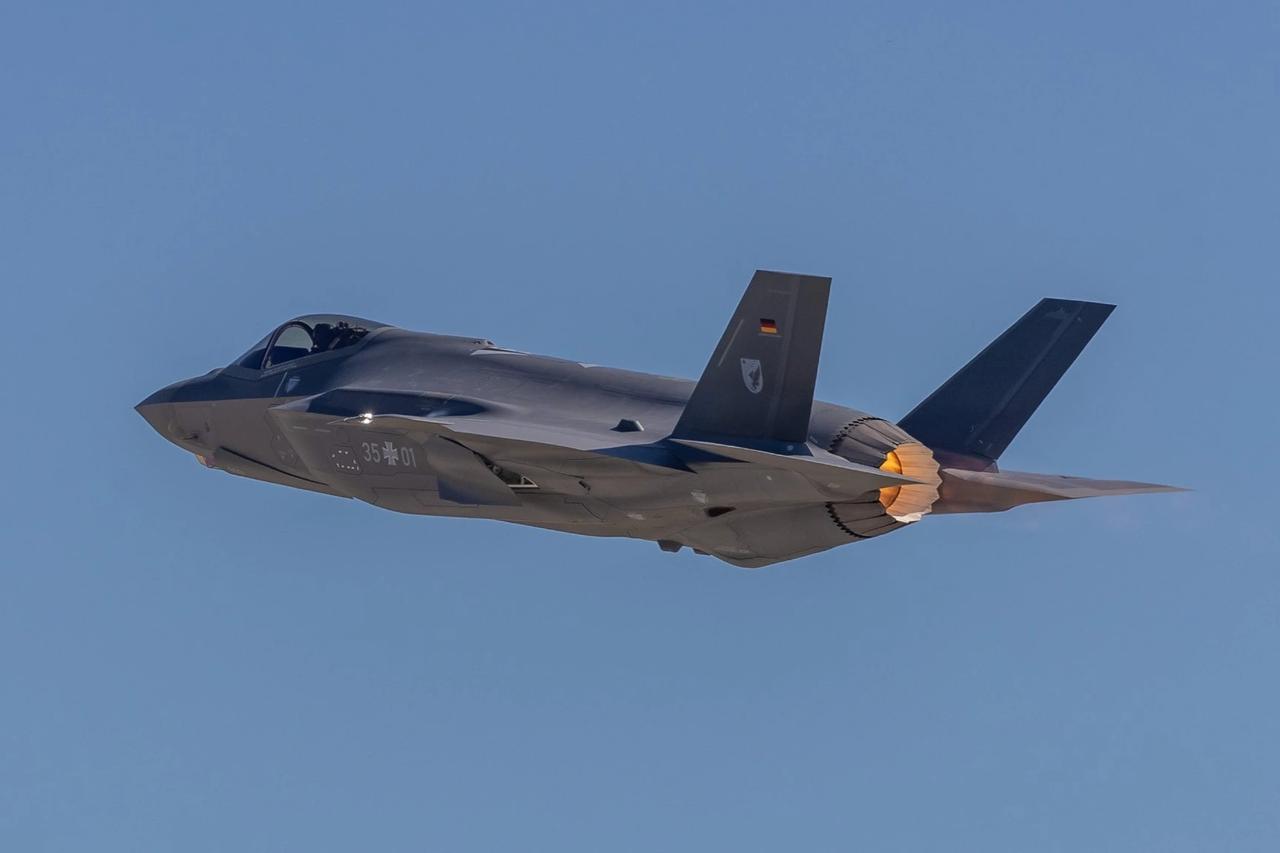 Almanya'nın ilk F-35A'sı pilot eğitimi için Arkansas'a ulaştı