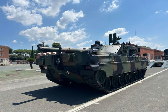 İtalya Kara Kuvvetleri ilk Ariete C2 tankını teslim aldı