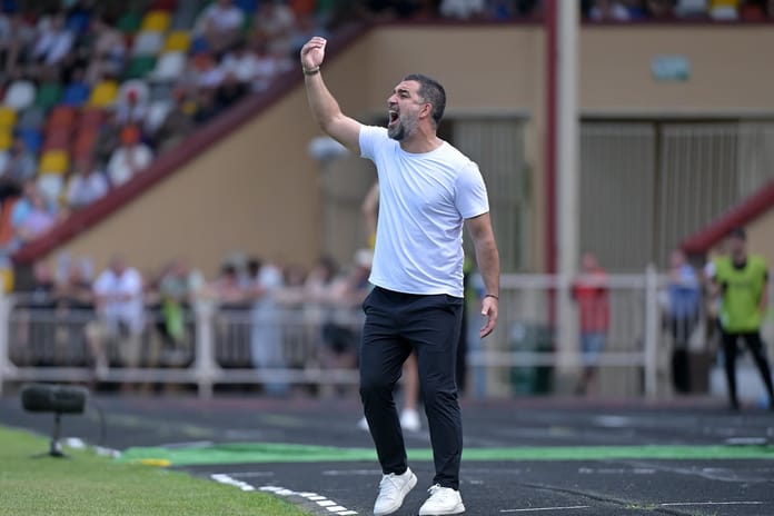 Ukrayna Premier Ligi'nde yeni sezon başladı: Arda Turan, Shakhtar Donetsk'in başında ilk lig maçına çıkıp kazandı