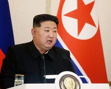 Kim Jong-un nükleer silahlardan vazgeçmeyeceklerini açıkladı