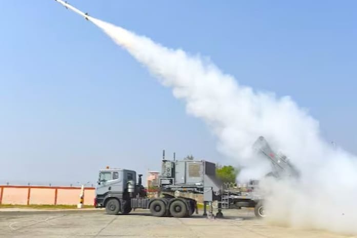 Hindistan, Akash-NG hava savunma füzesinin kullanıcı denemelerini başarıyla tamamladı