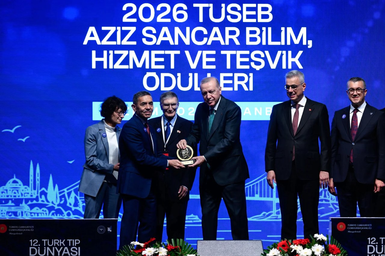 Cumhurbaşkanı Erdoğan: "Sağlıkta zirveye oynamayı sürdüreceğiz"