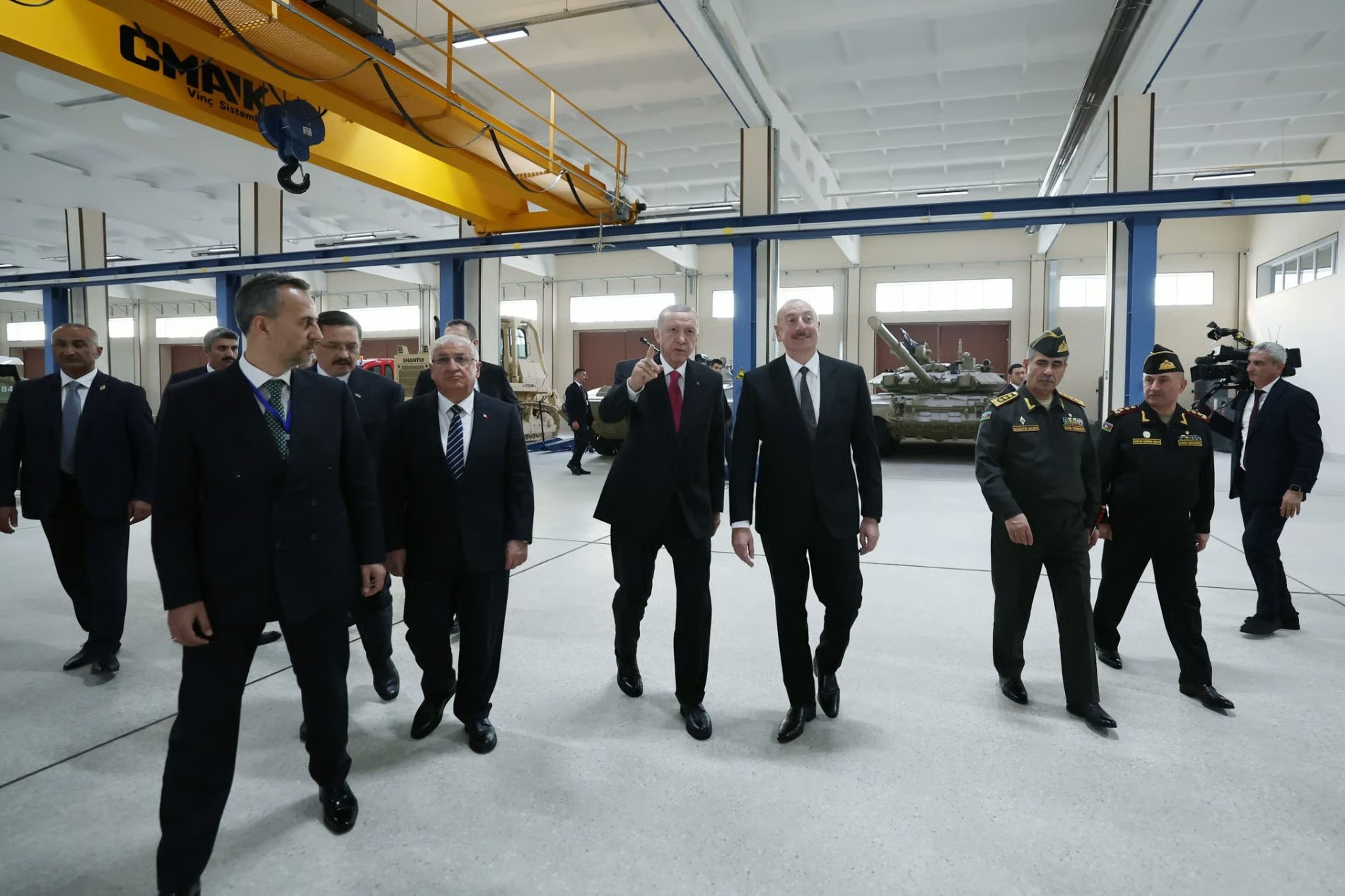 Azerbaycan, savunma sanayisinde 1 milyar dolarlık ihracat hedefliyor