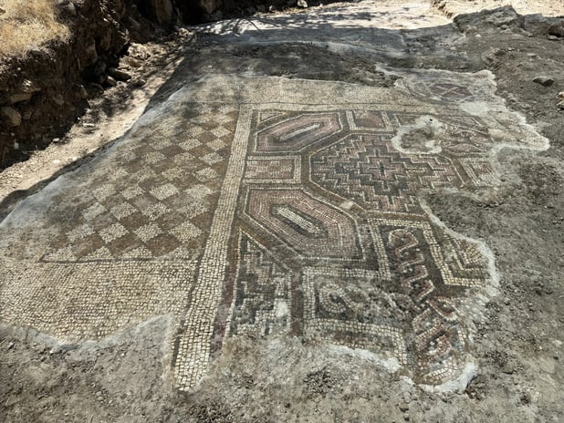 Diyarbakır'da mezar kazısında Davud Yıldızı bulundu
