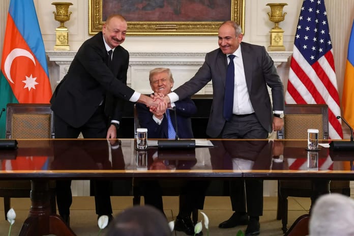 Arab News: Azerbaycan-Ermenistan anlaşmasının kazananı nasıl Türkiye oldu?