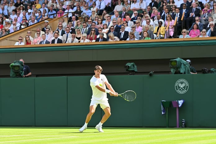 Şampiyonlar Wimbledon macerasına başladı: Carlos Alcaraz ve Naomi Osaka ikinci tura yükseldi