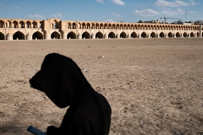 İran çareyi denizde buldu: 17 eyalete boru hattıyla su getirilecek
