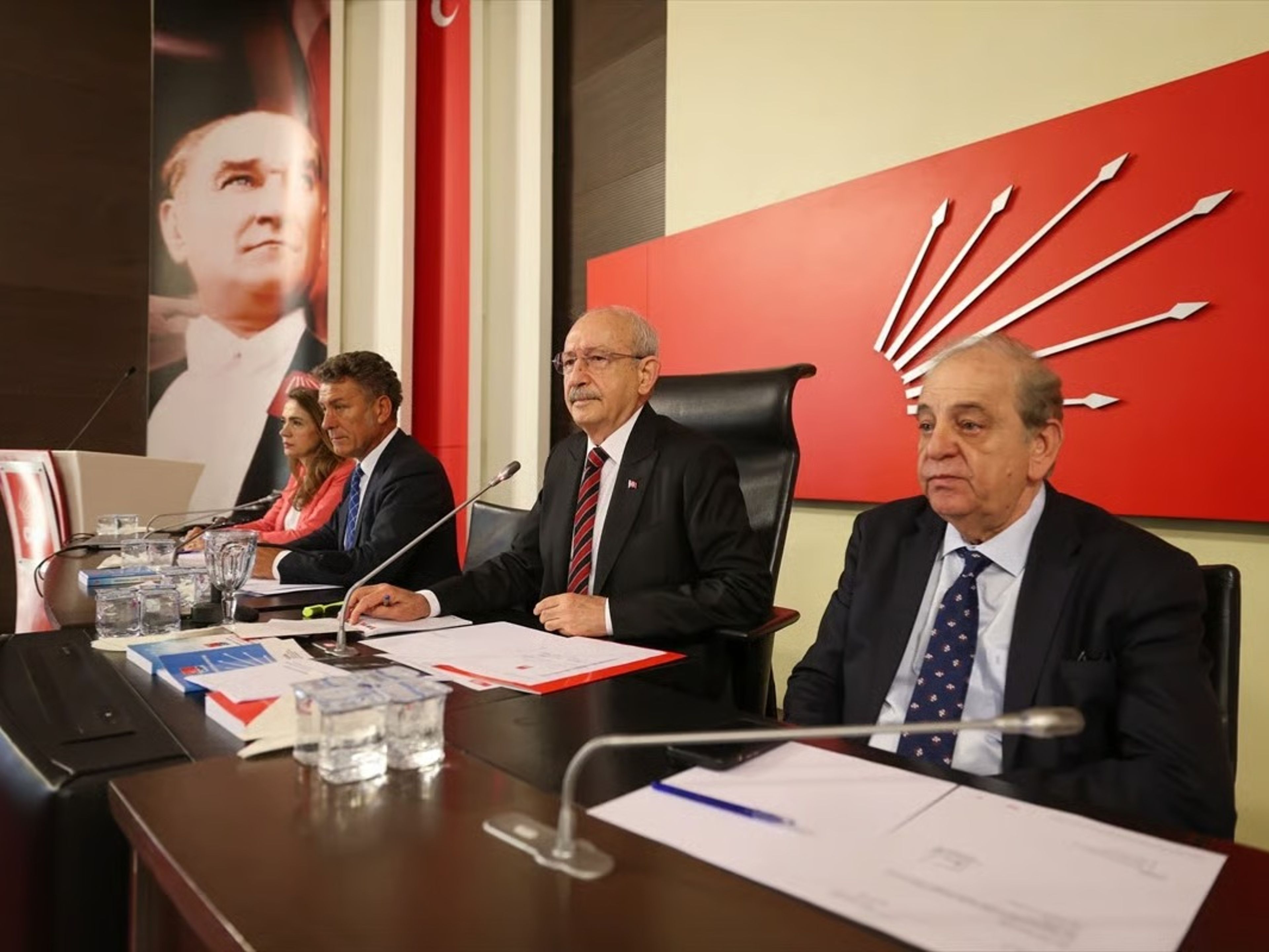 CHP Parti Meclisi'nde kurultay sesleri yeniden yükseldi