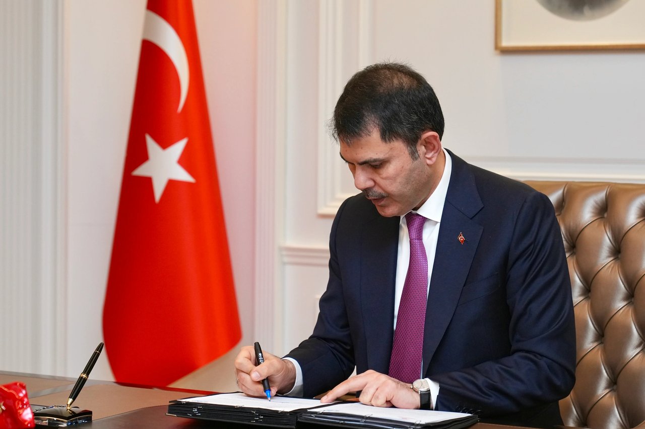 Bakan Murat Kurum'dan 'Yarısı Bizden' paylaşımı