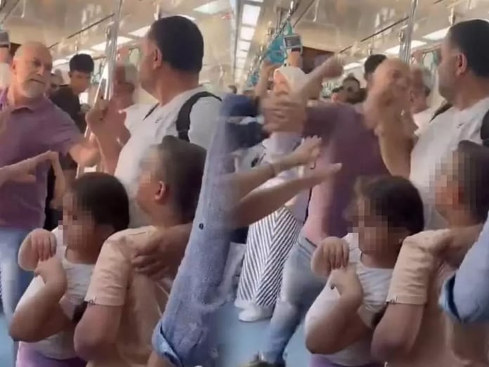 Marmaray'da babaya çocuklarının yanında yumruk davasında karar çıktı 