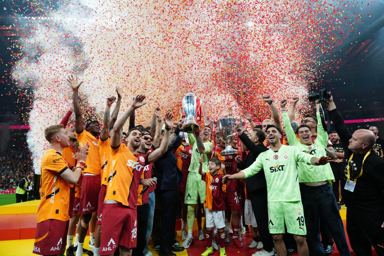 Süper Lig'de sezon sona erdi: Şampiyon Galatasaray, küme düşenler belli oldu