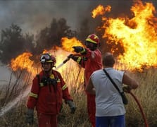 Yunanistan’da orman yangınları geniş alana yayıldı