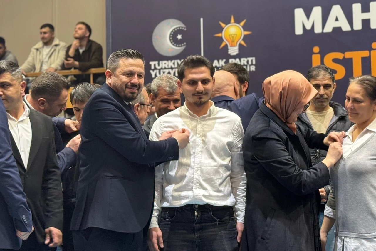 CHP'li gençler AK Parti'ye katıldı
