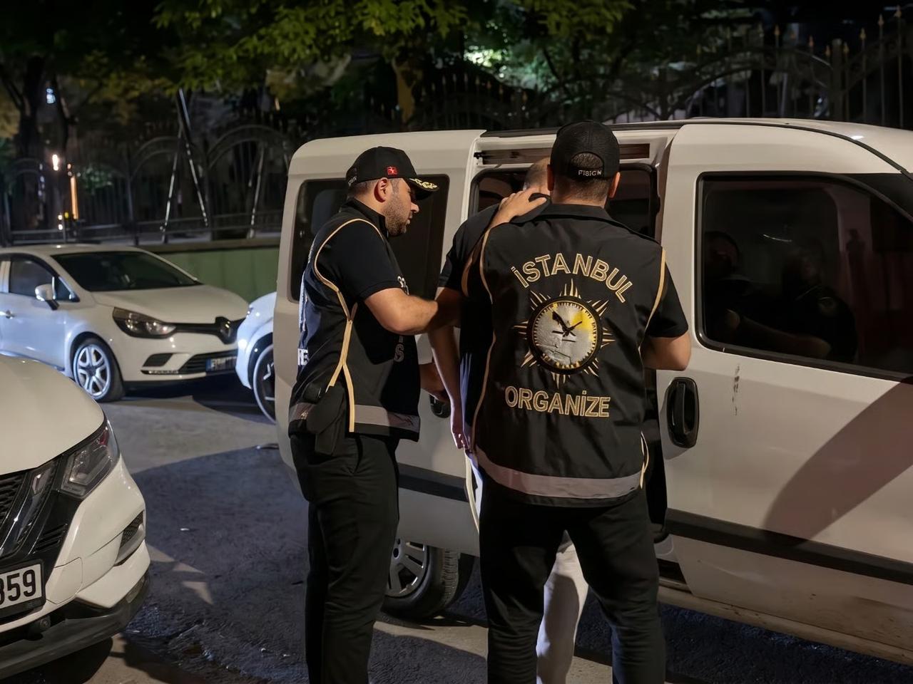 Suç örgütlerine bilgi sızdıran köstebeklere operasyon!