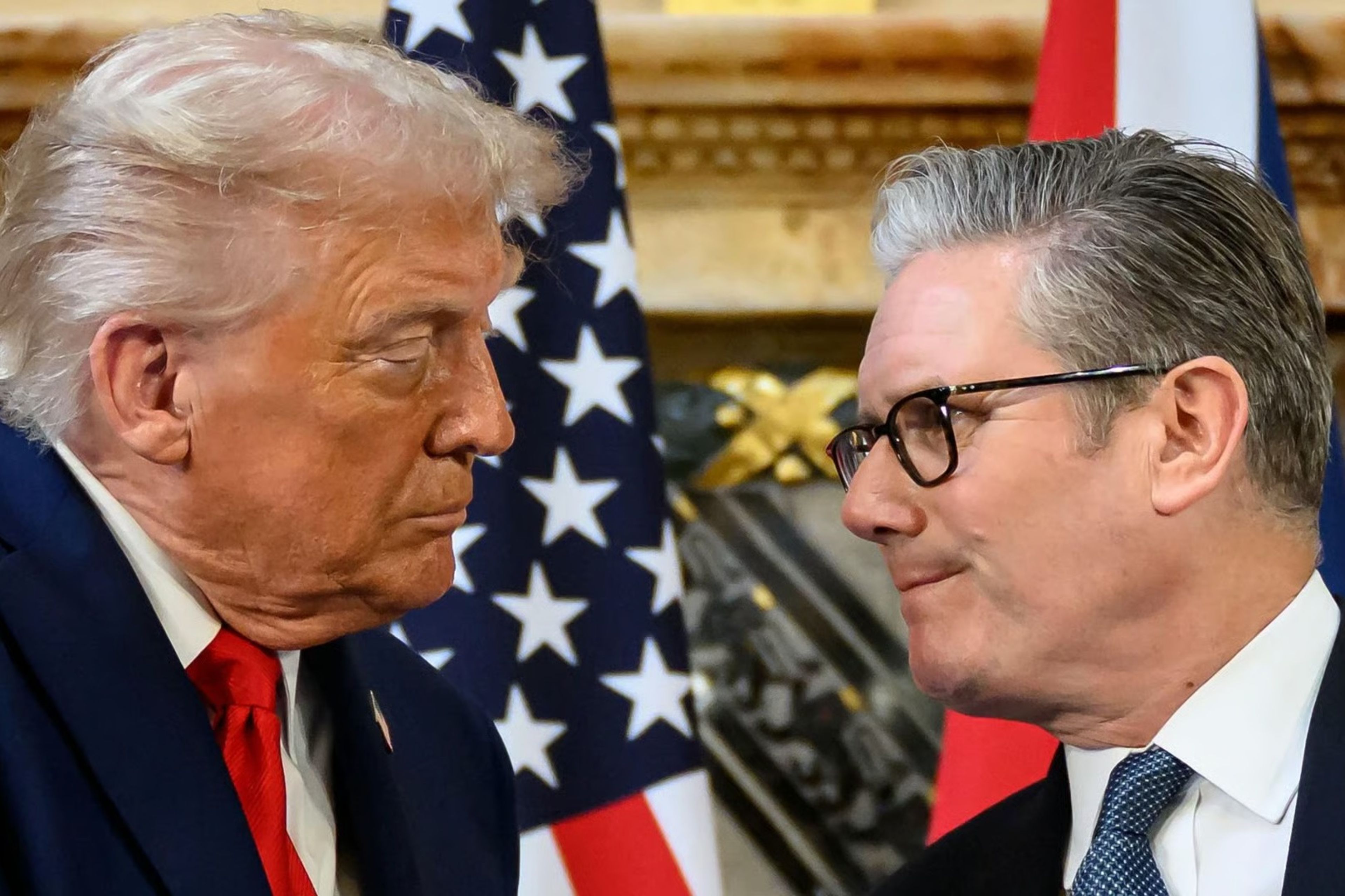 Starmer Grönland konusunda Trump’a geri adım yok mesajı verdi